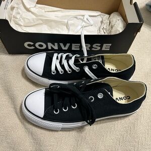 Women’s platform converse